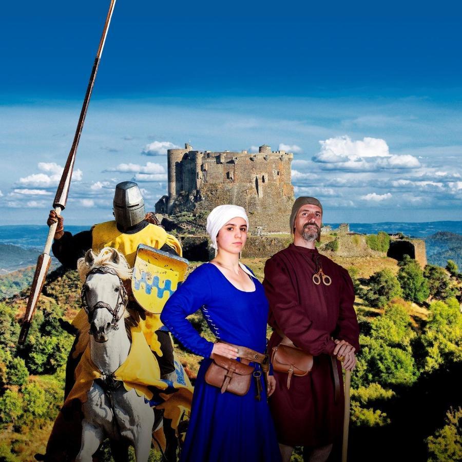 فيلا L'Ancien Relais De Poste*** Saint-Dier-dʼAuvergne المظهر الخارجي الصورة